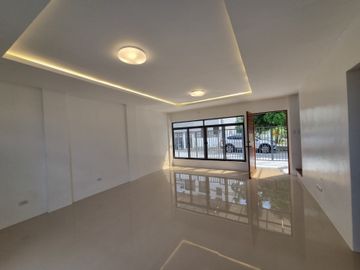 2 Storey House And Lot For Sale in Antipolo 2 Car Garage  near Ponte Verde rg