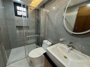 Enough Room for Everyone – Spacious QC Townhouse in Northview Subd. -Keziah