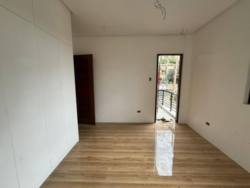 Serene modern house FOR SALE in Amparo Caloocan City
