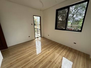 Serene modern house FOR SALE in Amparo Caloocan City