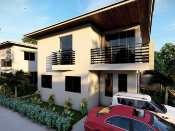 For Sale 3 Bedrooms Single Detached House in Greenheights Village at Parañaque