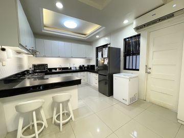 For Sale Greenwoods Executive Village 4 Bedroom House in Cainta, Rizal
