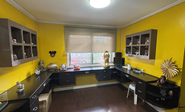 3-Storey Townhouse W/ 4 Bedrooms & 3 Balconies for Sale in Teacher’s Village, QC