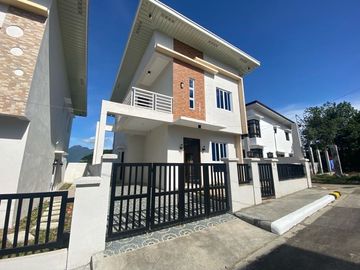 4 Bedrooms House & Lot for sale in Tanauan City Batangas |Ready for Occupancy