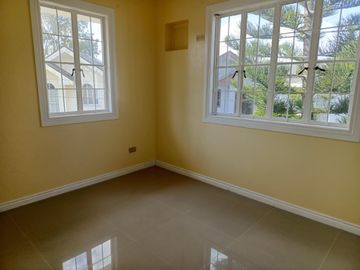 Semi-Furnished House in Alta Monte, Tagaytay for SALE! 340 sqm at 15M