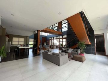 HOUSE and LOT for SALE Parkridge Estate Valley Golf Antipolo