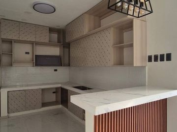 BRAND NEW, FURNISHED 5-BEDROOM MODERN HOME WITH SWIMMING POOL IN ANGELES CITY