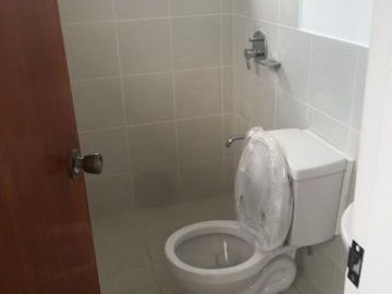 5.1m, 3 Bedroom duplex house and lot for sale at CRESTA VERDE SUBDIVISION, QC