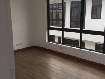 5.1m, 3 Bedroom duplex house and lot for sale at CRESTA VERDE SUBDIVISION, QC