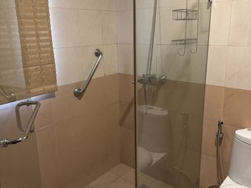 Woodridge Place, Tagaytay Highlands 4BR with 2 Parking Slots