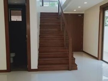 36M 2 Storey Residential House & Lot w/3CG For Sale in BF Homes Paranaque LSS