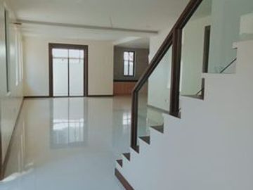 36M 2 Storey Residential House & Lot w/3CG For Sale in BF Homes Paranaque LSS