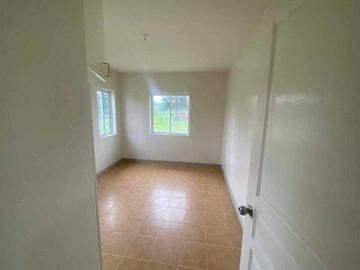 Brand New House & Lot In Metrogate Tagaytay Manors for SALE! 240 sqm at 10.2M