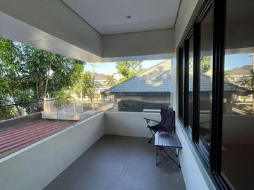 FOR SALE ELEGANT MODERN TWO STOREY HOUSE WITH SPACIOUS BACKYARD/GARDEN