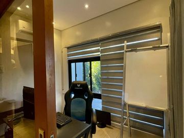 FOR SALE ELEGANT MODERN TWO STOREY HOUSE WITH SPACIOUS BACKYARD/GARDEN