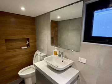 FOR SALE ELEGANT MODERN TWO STOREY HOUSE WITH SPACIOUS BACKYARD/GARDEN