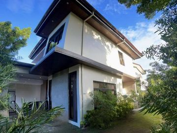 FOR SALE ELEGANT MODERN TWO STOREY HOUSE WITH SPACIOUS BACKYARD/GARDEN