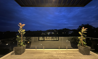 3- Storey Brand New  House & Lot with 5Br and Infinity Pool For Sale in Ayala