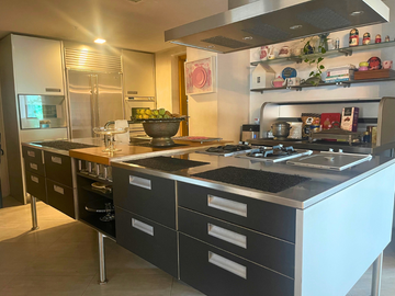 Beautiful Penthouse Unit for Sale in Pacific Place, Ortigas, Pasig City