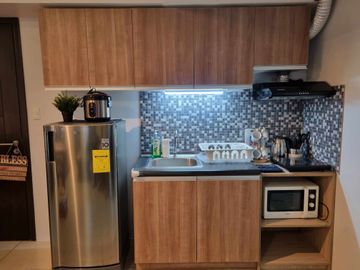Rush Sale: 1 Bedroom Condominium unit in Tagaytay City