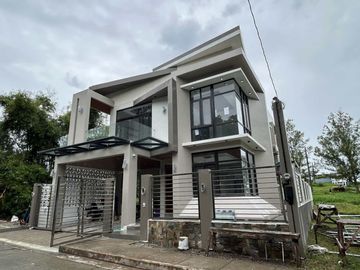 Brand New House and Lot FOR SALE at Pueblo Del Sol Subdivision Tagaytay