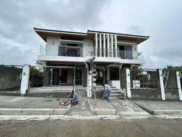 Brand New House and Lot FOR SALE at Pueblo Del Sol Subdivision Tagaytay