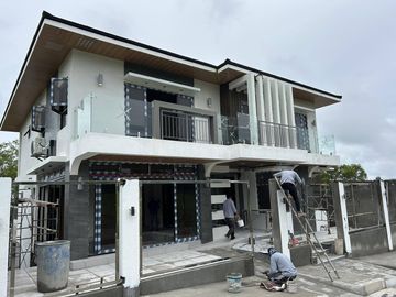 Brand New House and Lot FOR SALE at Splendido Taal Laurel Batangas