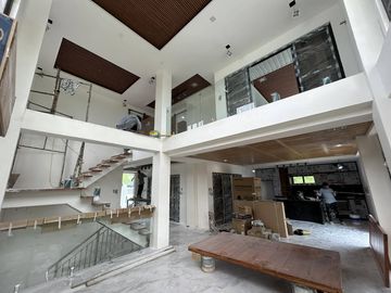 Brand New House and Lot FOR SALE at Splendido Taal Laurel Batangas