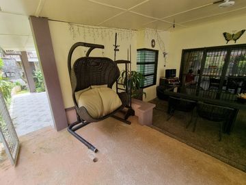 ASTONISHING 3 BEDROOM BUNGALOW WITH HIGH CEILING