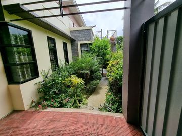 ASTONISHING 3 BEDROOM BUNGALOW WITH HIGH CEILING