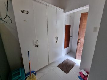 ASTONISHING 3 BEDROOM BUNGALOW WITH HIGH CEILING