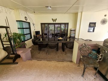 ASTONISHING 3 BEDROOM BUNGALOW WITH HIGH CEILING