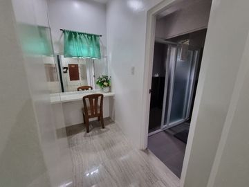 ASTONISHING 3 BEDROOM BUNGALOW WITH HIGH CEILING