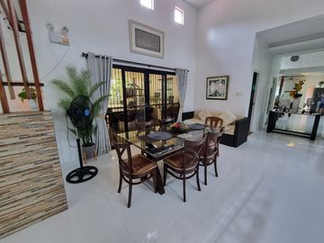 ASTONISHING 3 BEDROOM BUNGALOW WITH HIGH CEILING