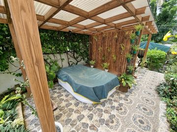 ASTONISHING 3 BEDROOM BUNGALOW WITH HIGH CEILING
