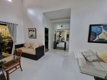ASTONISHING 3 BEDROOM BUNGALOW WITH HIGH CEILING