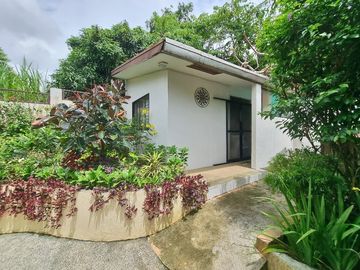 ASTONISHING 3 BEDROOM BUNGALOW WITH HIGH CEILING