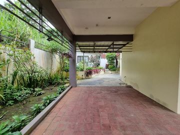 ASTONISHING 3 BEDROOM BUNGALOW WITH HIGH CEILING