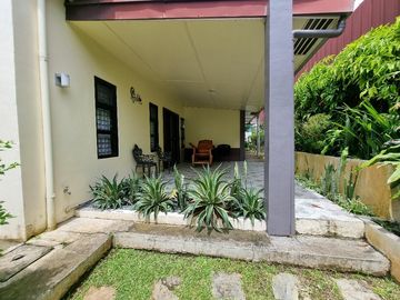 ASTONISHING 3 BEDROOM BUNGALOW WITH HIGH CEILING