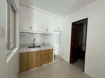 Perfect for Small Families: 3BR Townhouse with Garage in Amparo Caloocan -Keziah