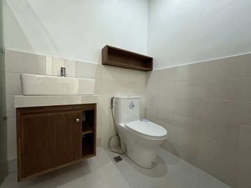 Perfect for Small Families: 3BR Townhouse with Garage in Amparo Caloocan -Keziah