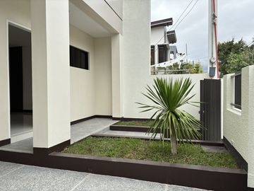 BRAND NEW HOUSE AND LOT FOR SALE IN GRAND PARKPLACE IMUS CAVITE
