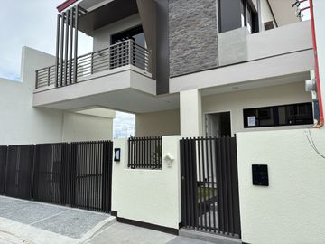 BRAND NEW HOUSE AND LOT FOR SALE IN GRAND PARKPLACE IMUS CAVITE