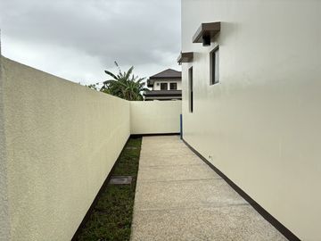 BRAND NEW HOUSE AND LOT FOR SALE IN GRAND PARKPLACE IMUS CAVITE