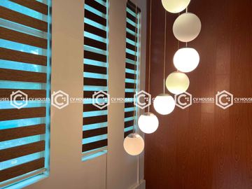 Corner Beauty: The Best Seat on the Block 5 Bedrooms House & Lot for Sale