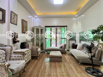 Corner Beauty: The Best Seat on the Block 5 Bedrooms House & Lot for Sale