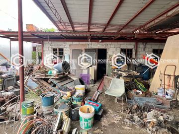 Corner Beauty: The Best Seat on the Block 5 Bedrooms House & Lot for Sale