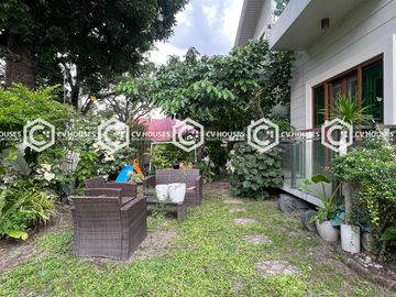 Corner Beauty: The Best Seat on the Block 5 Bedrooms House & Lot for Sale