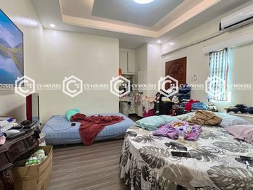 Corner Beauty: The Best Seat on the Block 5 Bedrooms House & Lot for Sale