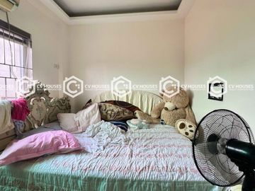 Corner Beauty: The Best Seat on the Block 5 Bedrooms House & Lot for Sale